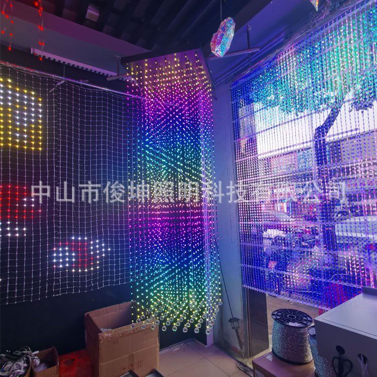 智能3D矩阵炫彩吊灯文旅引流三维动画摆件灯