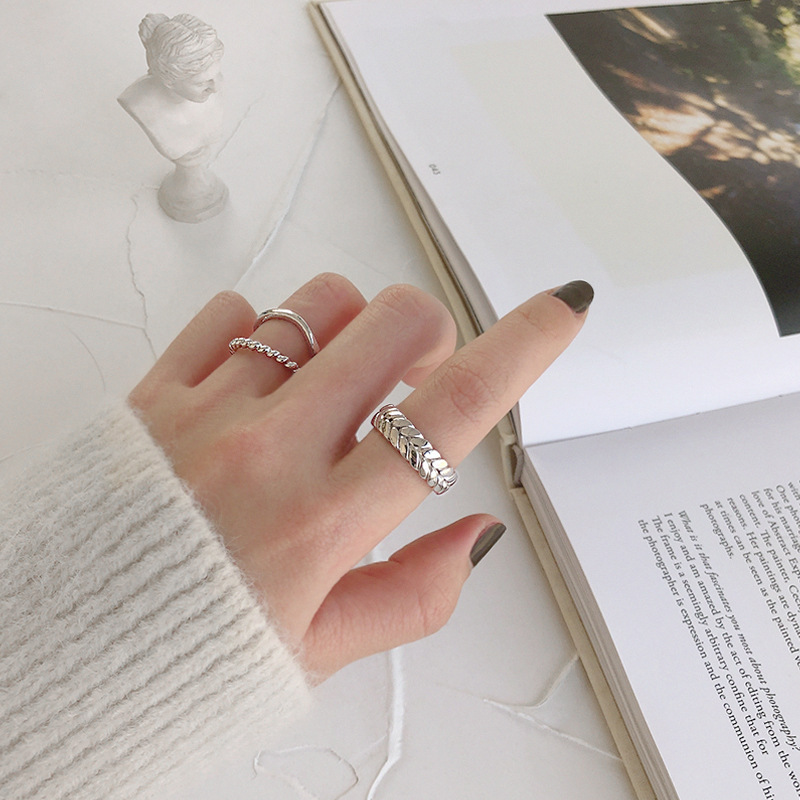 2021 New Exquisite Woven Chain Ring Women's Fashion Simple Style Niche Design Open Index Finger Ring Trendy display picture 15