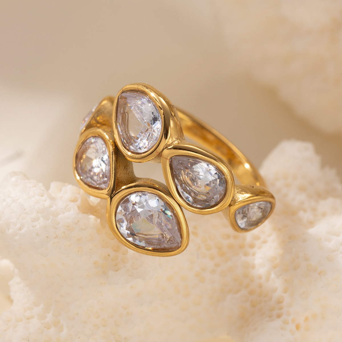 Anillo de acero inoxidable de alta calidad ligero y lujoso, anillo de zircon abierto de titanio no se desvanece, mujer transfronteriza