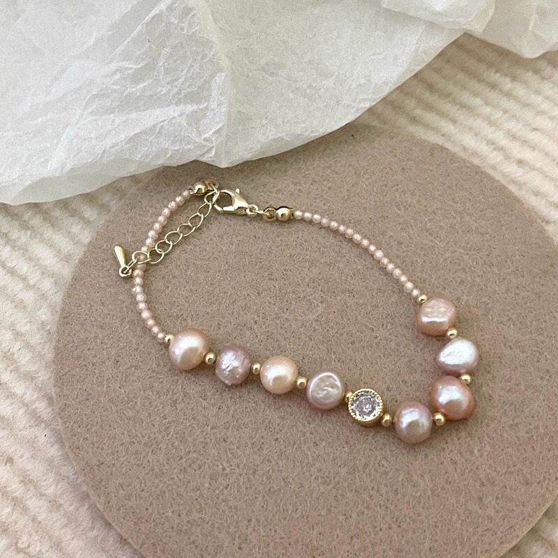 Baroque Natural Freshwater Pearl Beaded Bracelet for Women, High-End, Light Luxury, Niche Design, Fashionable and Versatile Hand Jewelry Baroque Natural Freshwater Pearl Beaded Bracelet for Women, High-End, Light Luxury, Niche Design, Fashionable and Versatile Hand Jewelry