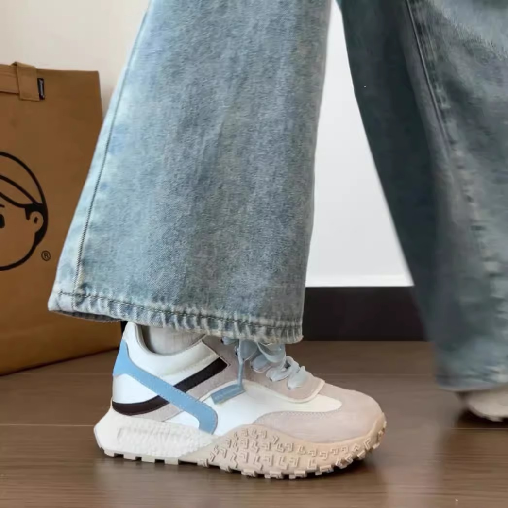 [Aumento de altura interior 7cm] Gump zapatos para mujeres 2025 nuevos zapatos casuales pequeños con suela gruesa de cinta de color de zapatos de entrenamiento de la ley