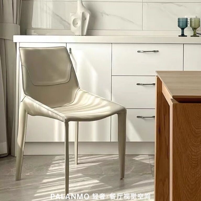 Italian Minimalist Saddle Leather Dining Chair, Light Luxury Modern Designer Chair with Backrest, Dining Table Chair for Hotel and Home Use