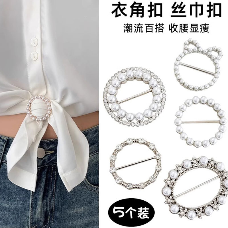 Broche de alta gama con incrustaciones de diamantes, broche de aleación con hebilla de toalla de seda para mujer, broche de moda, temperamento de perlas de todo fósforo, broche de diamantes de imitación al por mayor