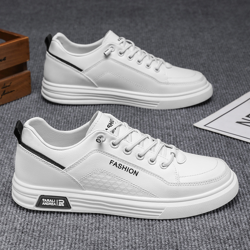 Zapatos de hombre 2025 verano nueva tendencia versátil transpirable zapatos blancos ligeros de suela suave zapatos casuales para estudiantes hombres