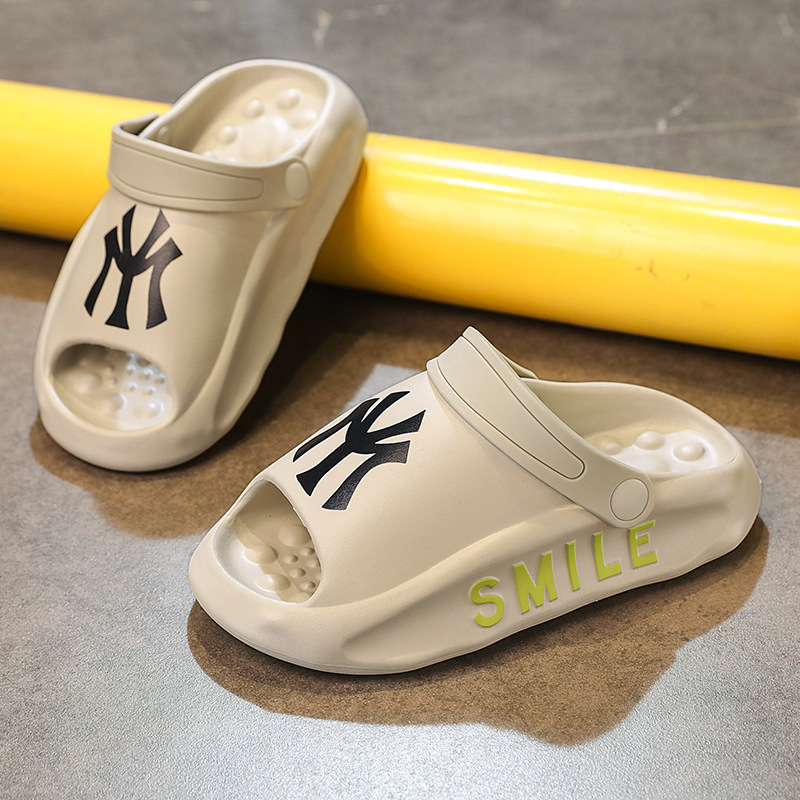 Children's Summer Slippers for Outdoor Wear, 2026 New Model, Waterproof, Non-Slip Beach Sandals for Older Kids, Massage Style, Big Brand Children's Summer Slippers for Outdoor Wear, 2026 New Model, Waterproof, Non-Slip Beach Sandals for Older Kids, Massage Style, Big Brand