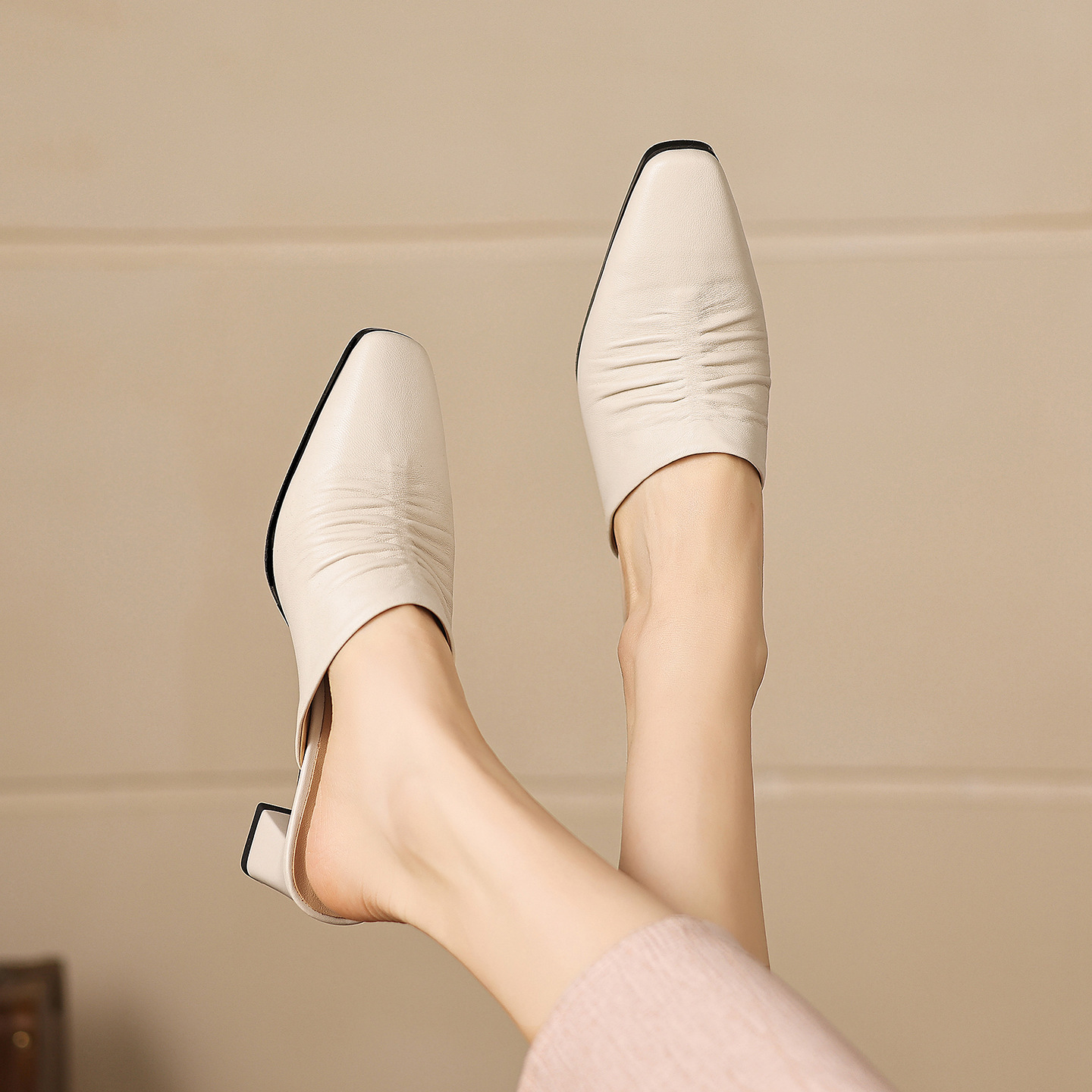 Sandal cao gót nữ mũi kín gót hở, gót 5 cm — đen