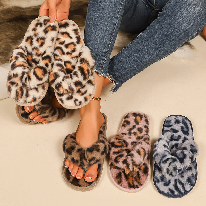 Gentle Retro Plush Flip-Flops for Women, Fashionable Home Slippers, 2025 New Autumn and Winter Indoor and Outdoor Wear