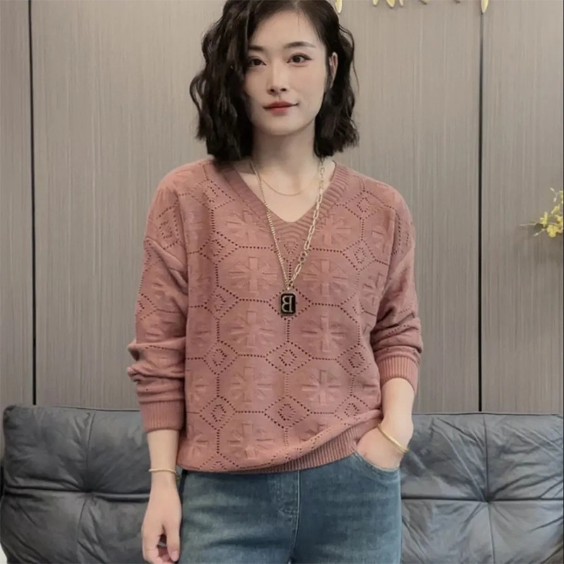 長袖の透かし彫りのセーターのニットの女性の春秋の新型の短い金の純色のvネックの上着の洋風のゆったりしている底のシャツ|undefined