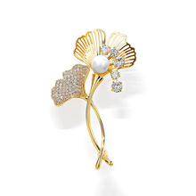 银杏叶胸针高档女精致胸花2025年新款潮高级感别针轻奢小众配饰