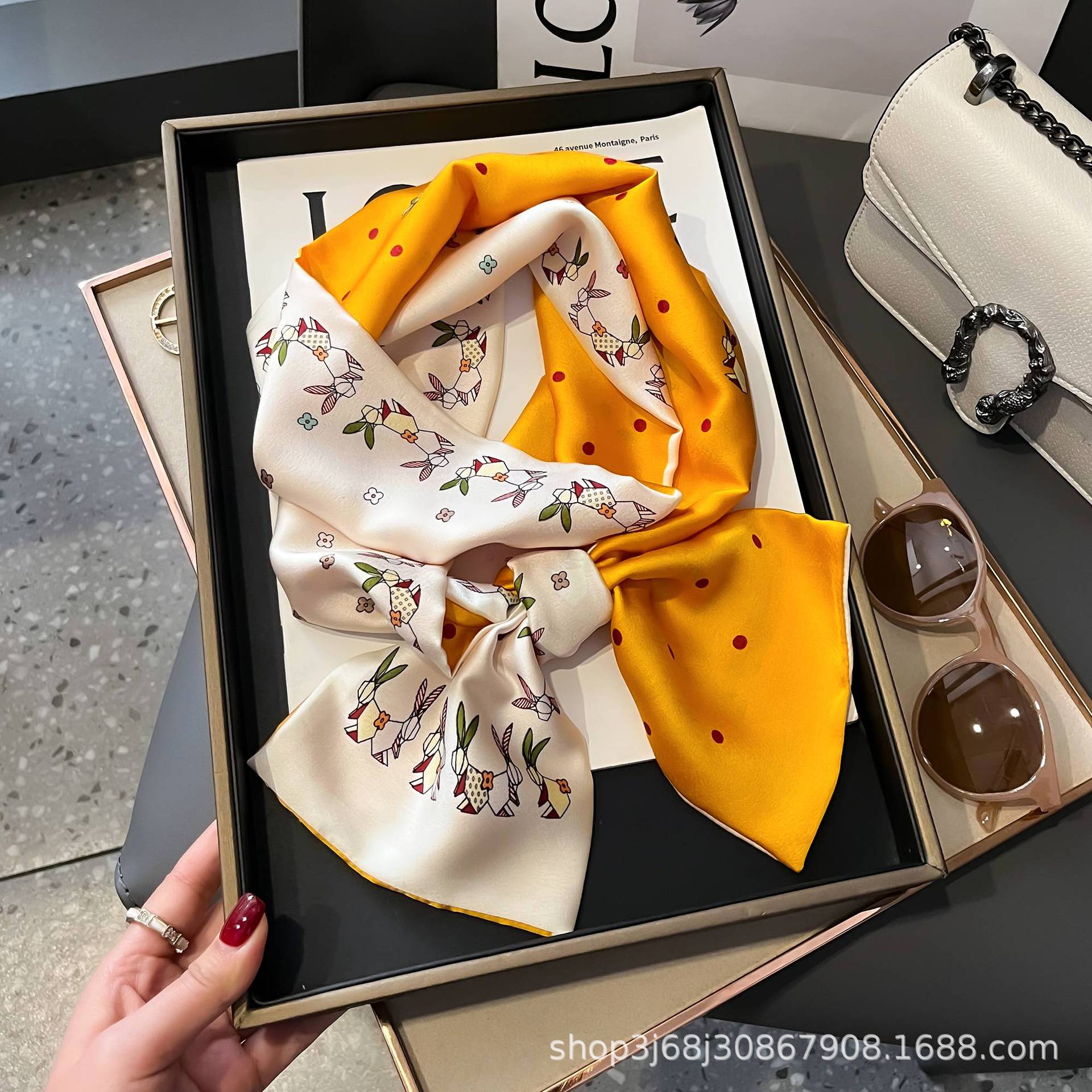 8 naranja con borde de conejo