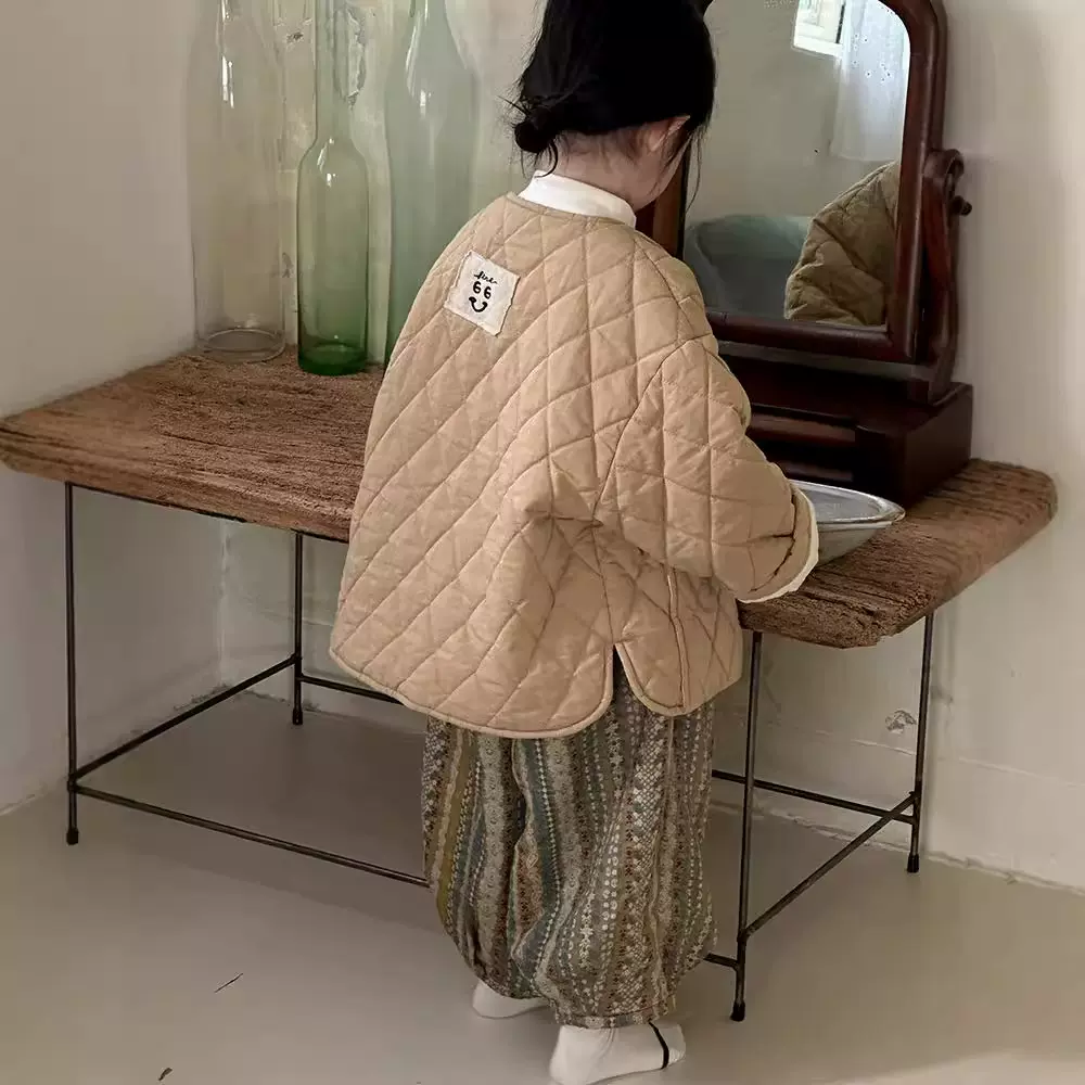 儿童菱形格绗线棉衣2025秋冬男女童贴标夹棉圆领长袖外套