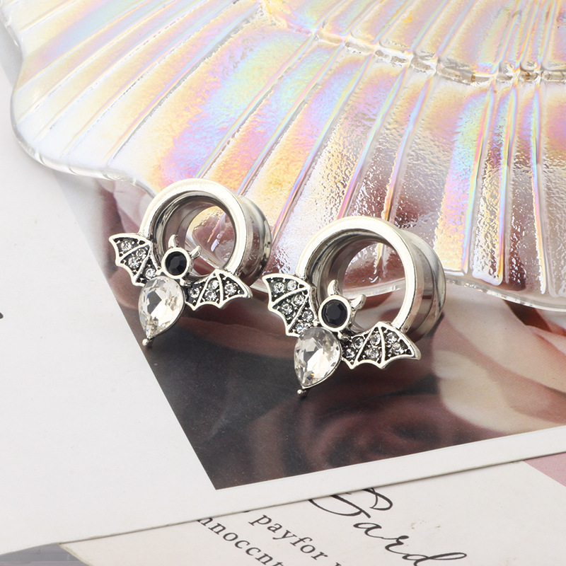 Pointed titanium steel lip stud product view