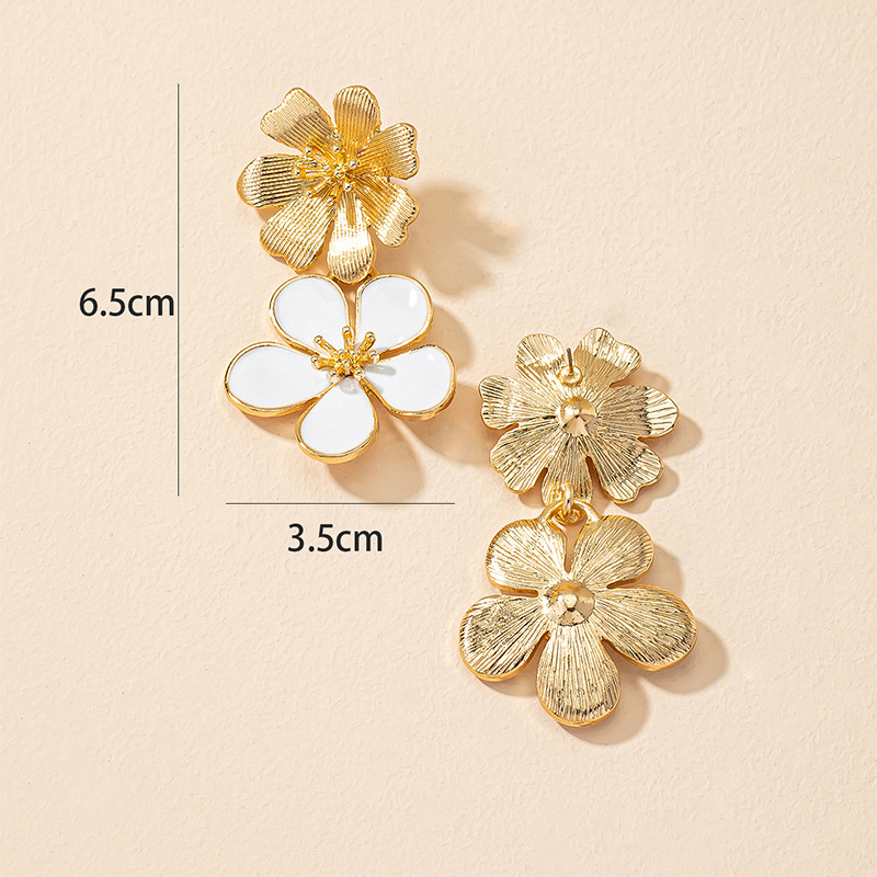 Retro Flower Alloy Stoving Varnish Drop Earrings display picture 5