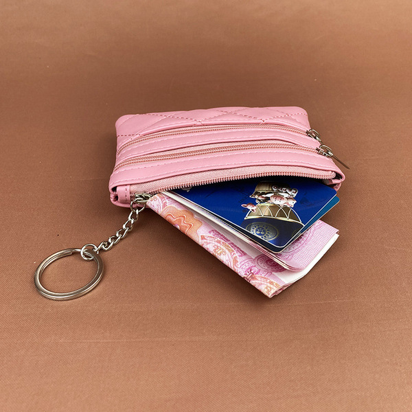 Small clutch bag with diamond pattern