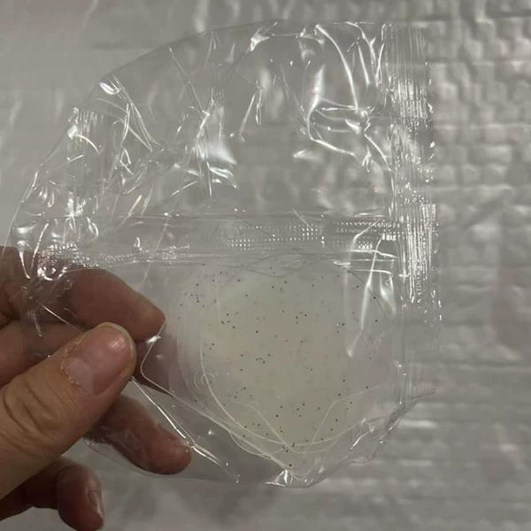 Transparent glutinous rice groaning card (a random one without a bead chain)