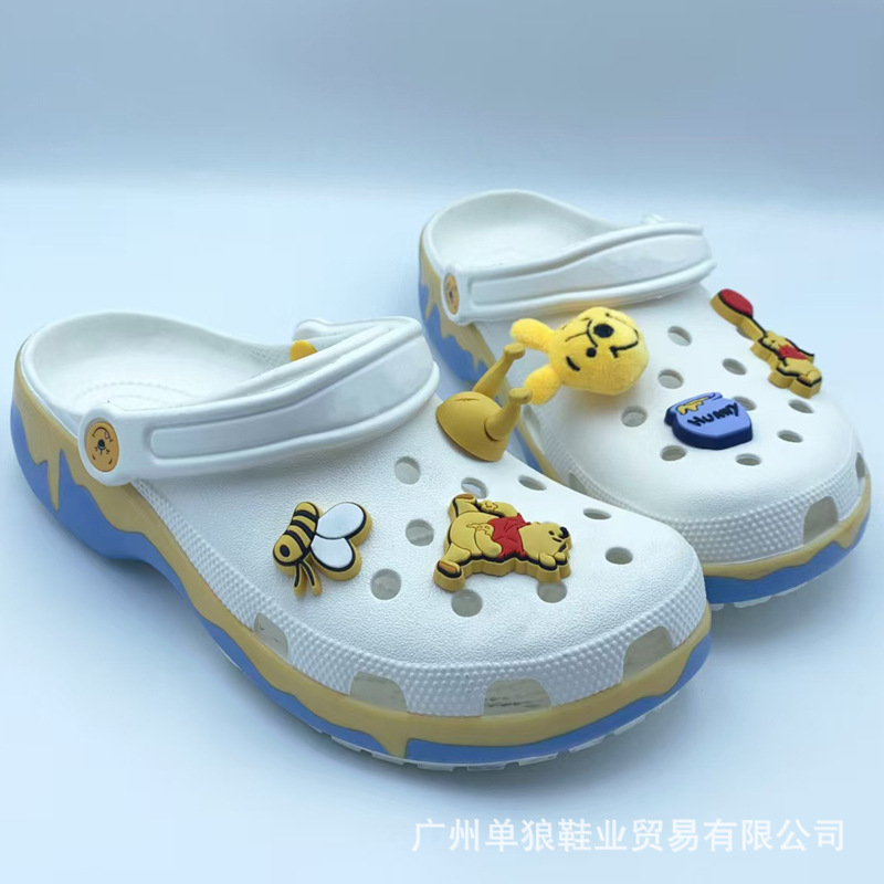 Verano nuevo agujero zapatos de dibujos animados Winnie el Pooh hombre y mujer ocio transpirable sandálias de playa suaves zapatillas fábrica al por mayor