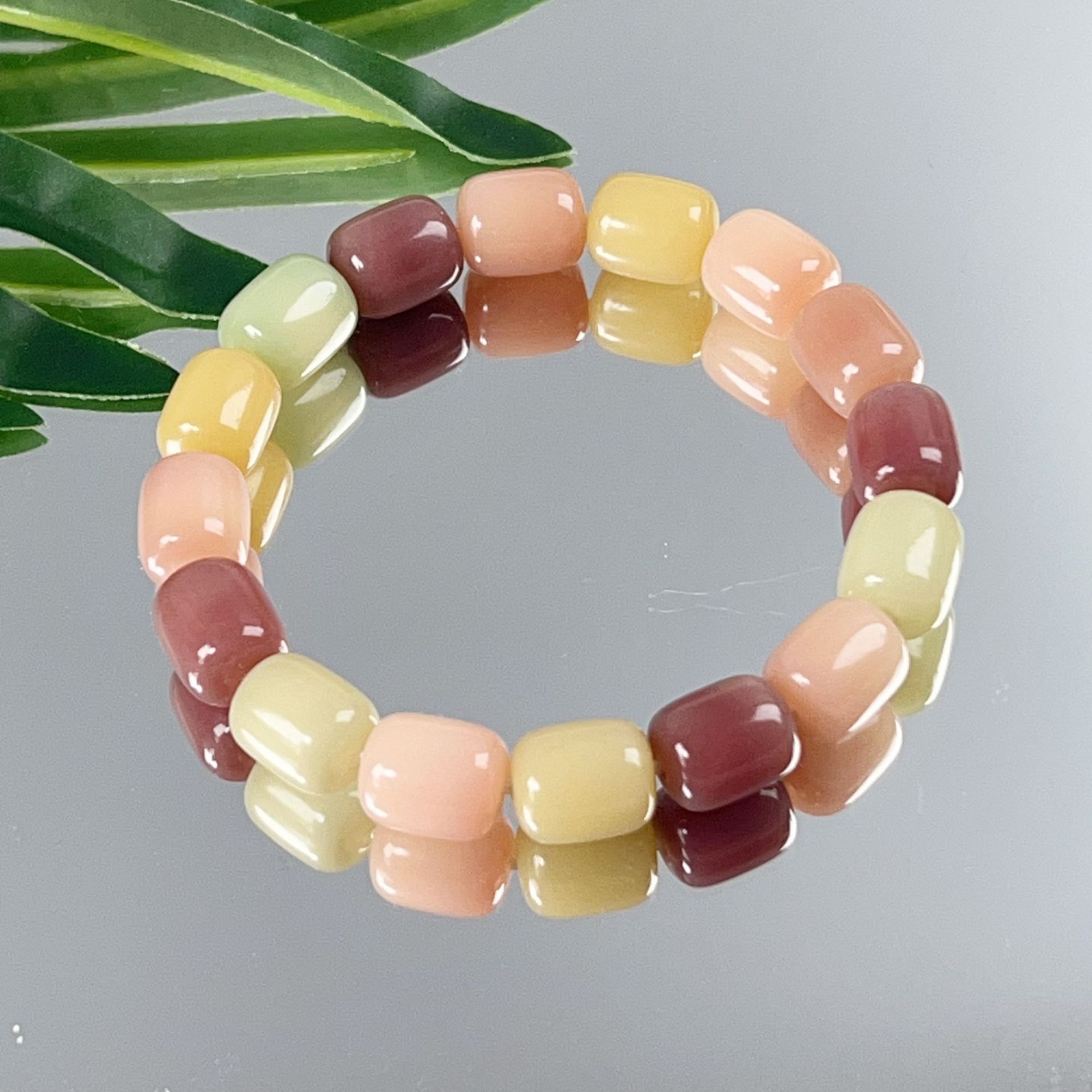 사탕 색깔의 작은 떡