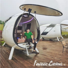 キャンプの宇宙倉庫の民宿のネットの赤いカードの景観は家屋の屋外の展望を集めて宿泊します。