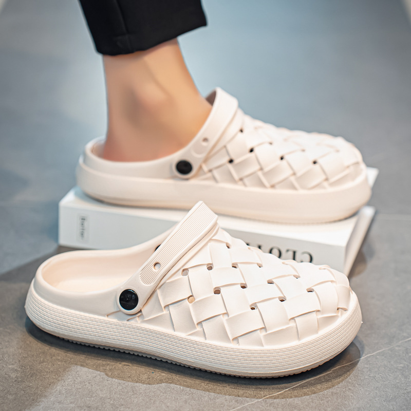 Zapatillas Baotou negras puras para hombres en verano, sandalias deportivas con sentido de mierda, zapatos de playa de doble uso para jóvenes al aire libre