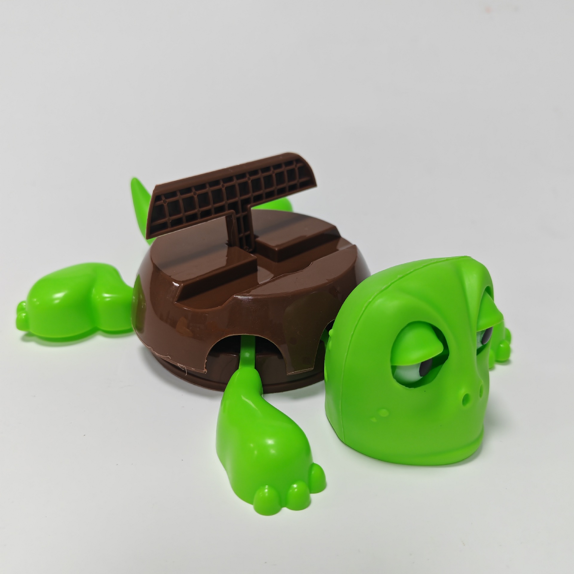 Un pequeño libro rojo explosivo, cojín de taza de agua de tortuga, lindo juguete extraño, juguetes de descompresión, adornos de juguetes de descompresión.