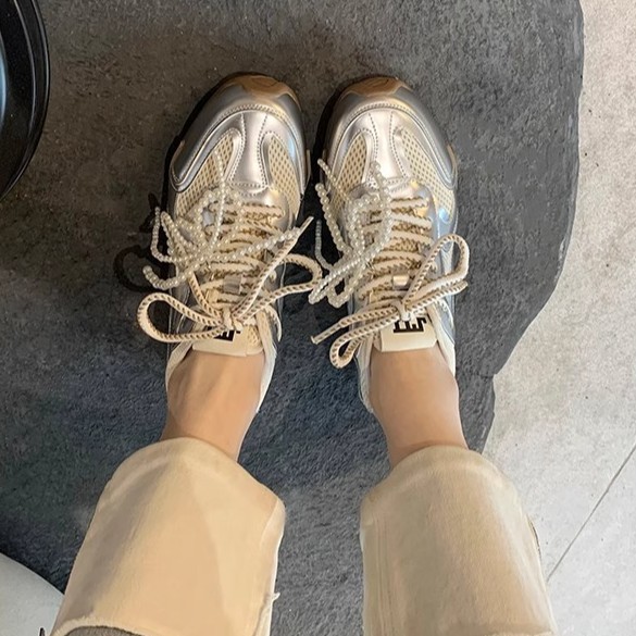 Grava madre primavera nueva sensación de chicas zapatos de perla doble cordón de cuero real aumento de altura de estilo casual ballet zapatos de entrenamiento para mujeres