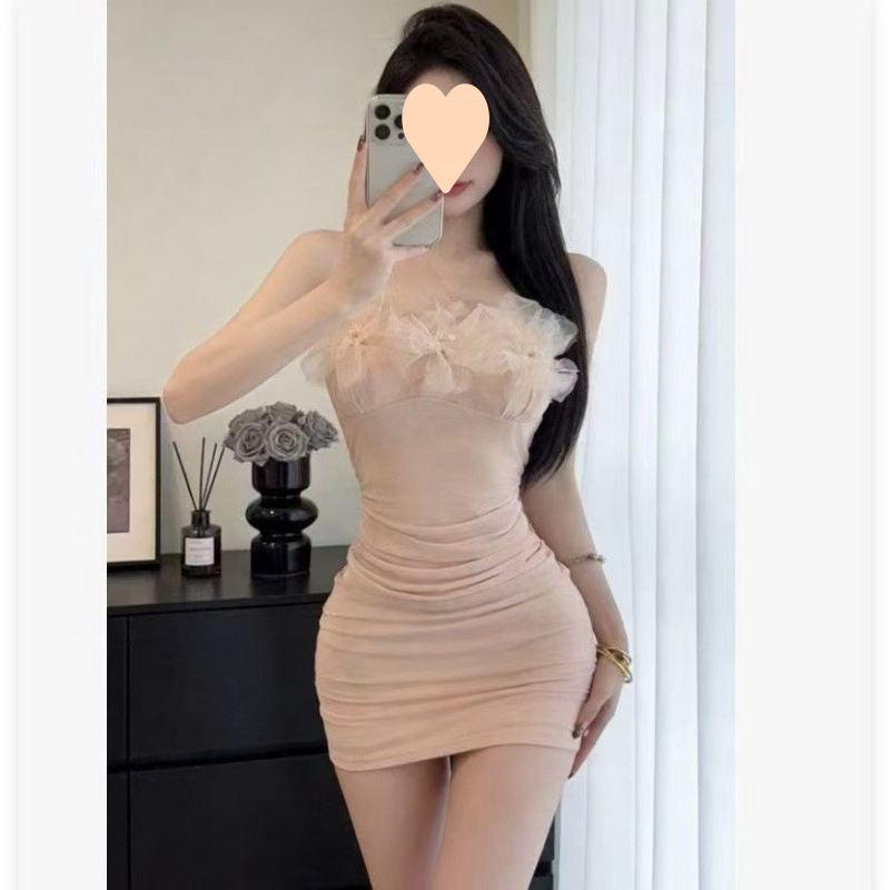 辣妹风性感立体花朵拼接抹胸连衣裙女春季一字肩修身显瘦包臀短裙