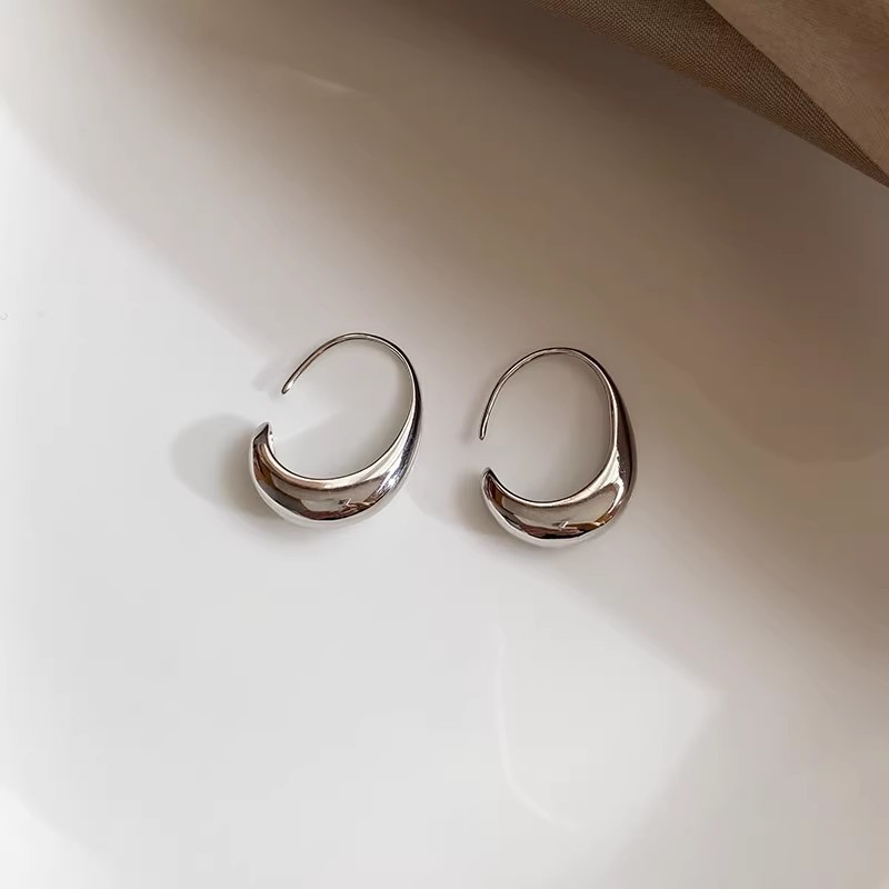 S925 aguja de plata elegante pendientes de nicho femenino diseño de gama alta pendientes populares pendientes de perlas pendientes únicos al por mayor