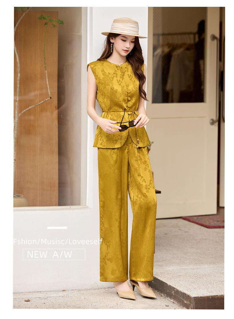 Bộ quần áo hai mảnh nữ phong cách tân cổ điển Trung Hoa – áo gile họa tiết jacquard kết hợp quần ống rộng — màu đen, màu trắng, màu vàng chi tiết 16