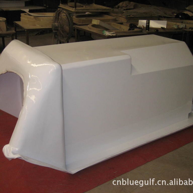 本公司承接和研发大型的吸塑产品，设备齐全，拥有多年的技术经验