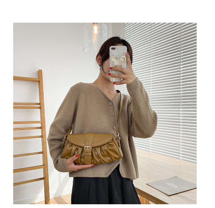 2021 New Autumn Underarm Bag Fashion Fold Cloud Bag Baguette Bag display picture 19