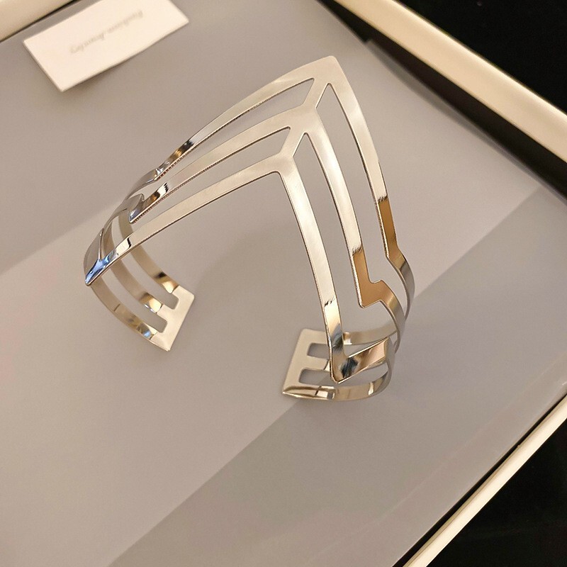 冷たい風のシンプルな金属の格子縞のブレスレット欧米の越境する新型の手環の小さい大衆のファッションの高級感の手飾りの卸売り|undefined