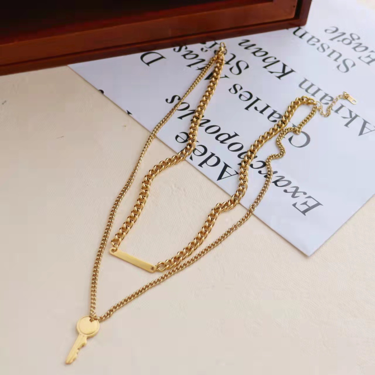 Personalized Retro Double-layer Key Necklace For Women Ins Style Simple Niche Personalized Cold Style Fashion All-matching Necklace display picture 1