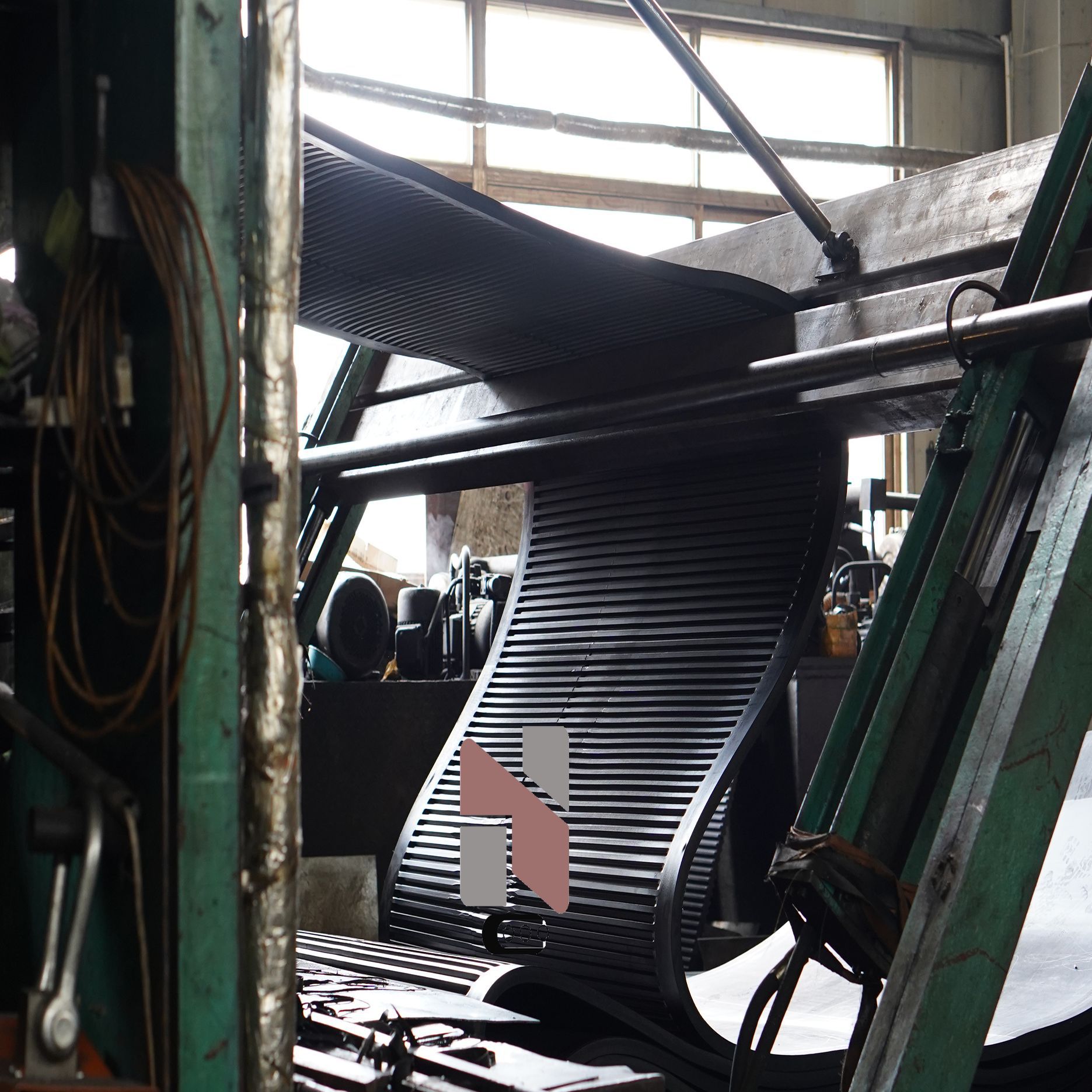 工厂专用波状挡边输送带防滑加厚大倾角输送带阻燃裙边传送带批发