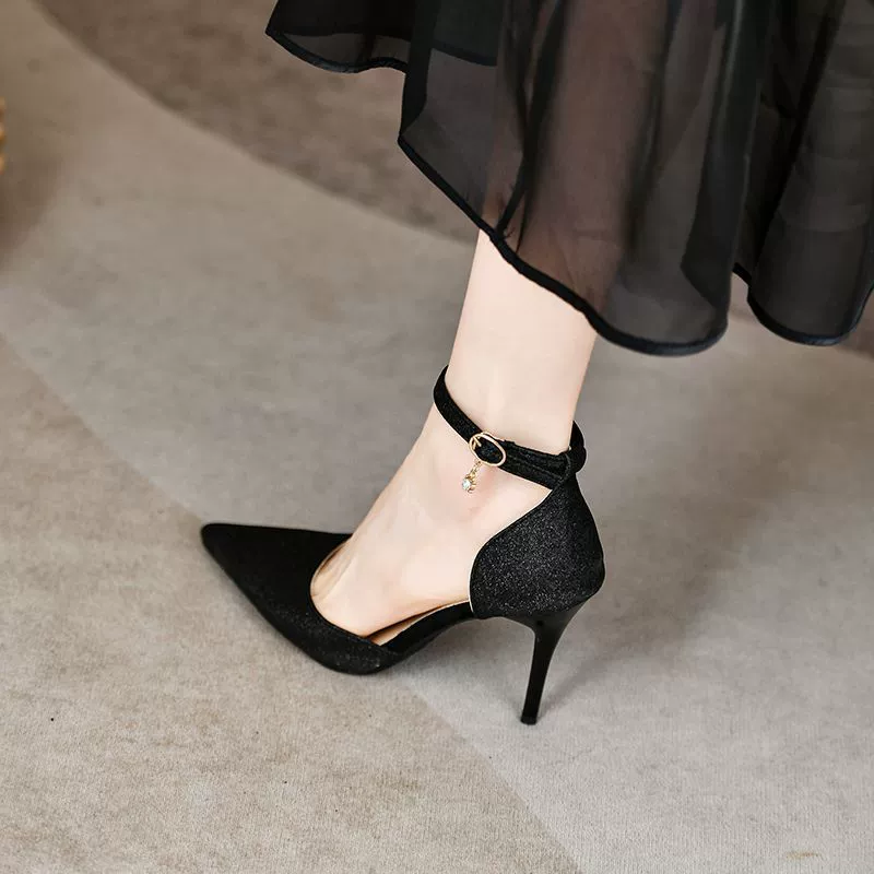 2025 Лето и осень, новый стиль, сексуальные водонепроницаемые туфли на платформе с острым носком, серебряные туфли, женские модные однолинейные туфли на высоком каблуке-шпильке с пряжкой