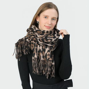 2025 New Autumn and Winter Leopard Print Scarf for Women European and American Warm and Versatile Scarf Comfortable and Fashionable Imitation Cashmere Shawl