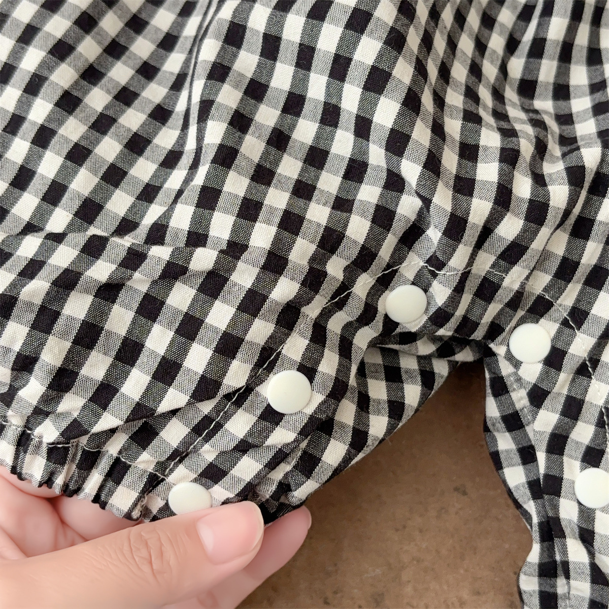 Ropa de bebé verano nuevo traje de bebé mono a cuadros chaleco traje de dos piezas sin mangas para recién nacido