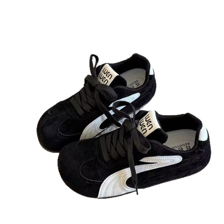 Hong Kong estilo retro negro zapatos de entrenamiento alemán para mujeres 2025 otoño nuevo deportivo de fondo plano universal casual ligero zapatos blancos para mujeres