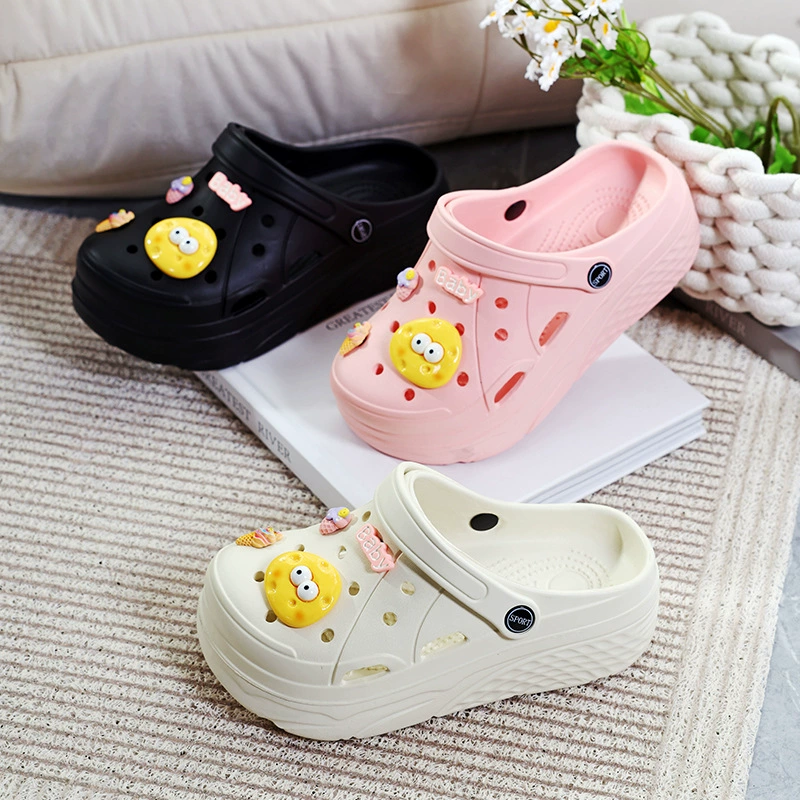 Женская обувь из крокодиловой кожи, новые летние милые тапочки с рисунком медсестры, домашняя и уличная одежда, женские сандалии на толстой подошве