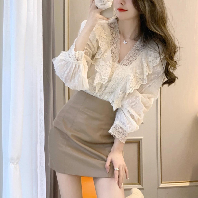 2025 Early Autumn New Fashion Elegant Splicing Ruffled Cut Out V Neck Slim Lace Splicing Long-Sleeved Shirt for Women 2025 Early Autumn New Fashion Elegant Splicing Ruffled Cut Out V Neck Slim Lace Splicing Long-Sleeved Shirt for Women