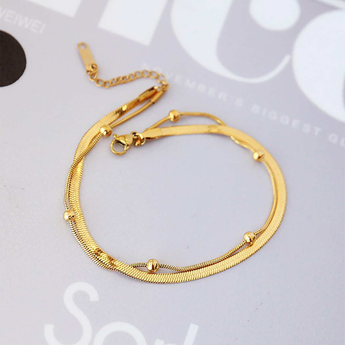Elegant Gold Bracelet Design