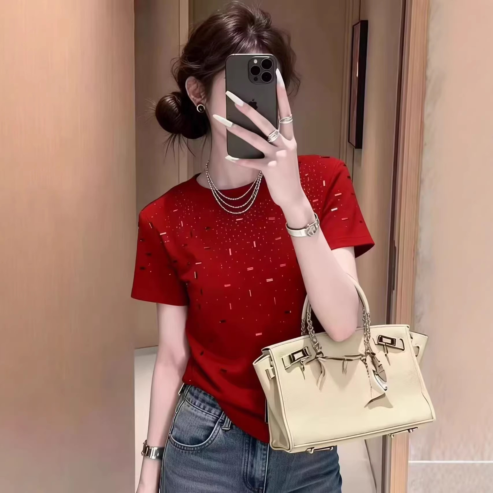 Áo thun nữ cổ tròn tay ngắn rộng thùng thình, đính đá lấp lánh — đen chi tiết 3