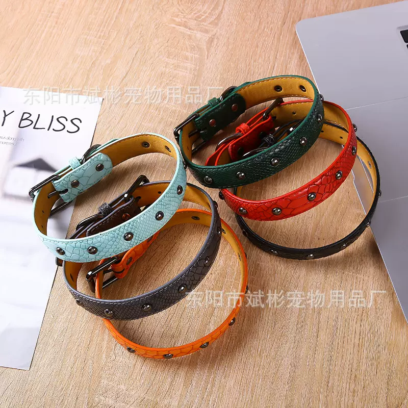 跨境新款皮革狗项圈可调节鳄鱼纹项圈狗狗猫咪牵引绳现货批发