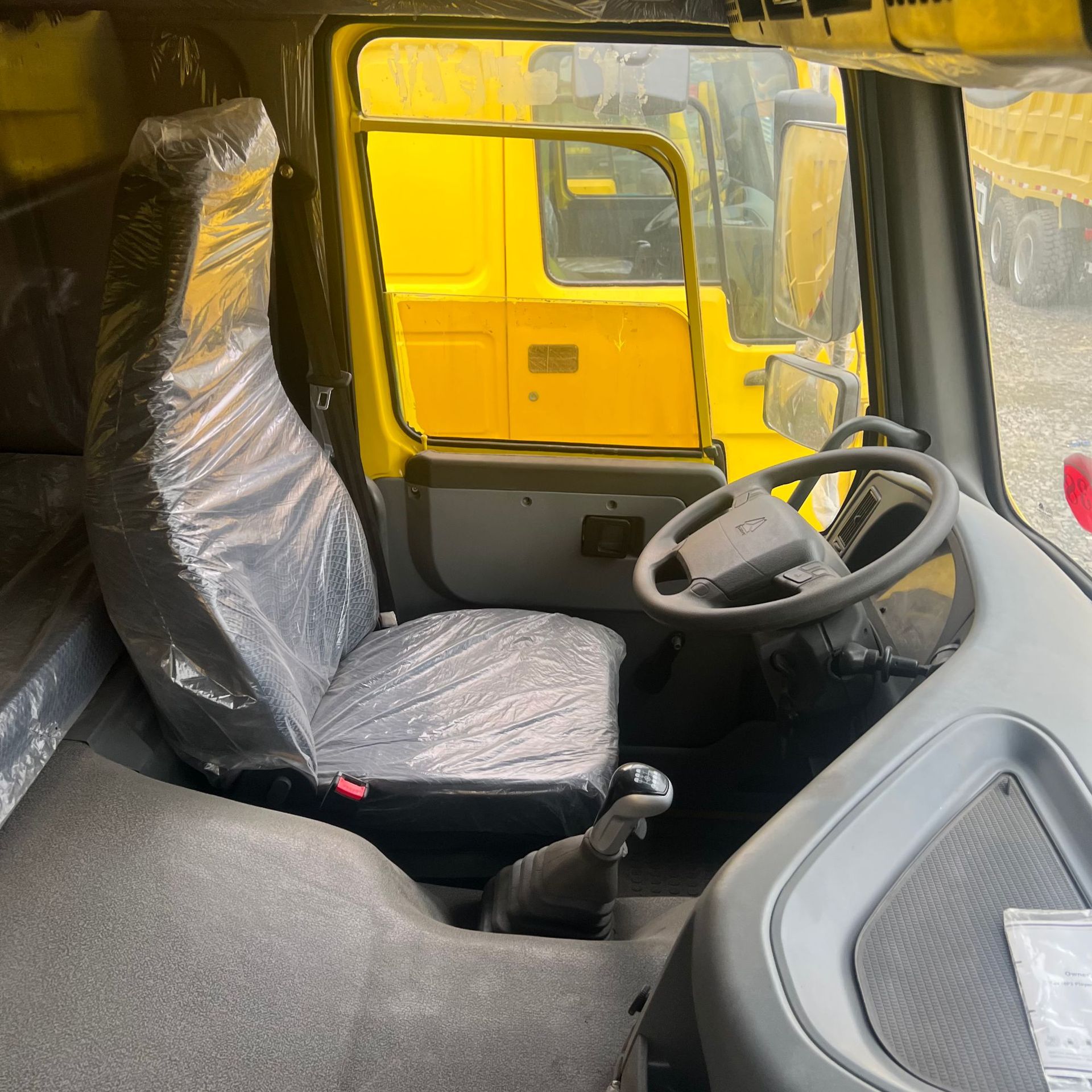 Exported to Africa Howo371 Dump Truck, Mining Special Vehicle, Soil Transport Truck