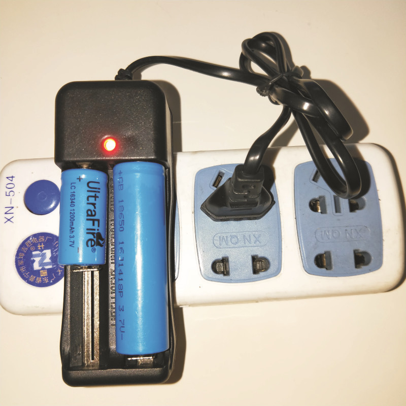 18650双槽线充18650锂电池线充电器18650双充18650双槽充电器欧规