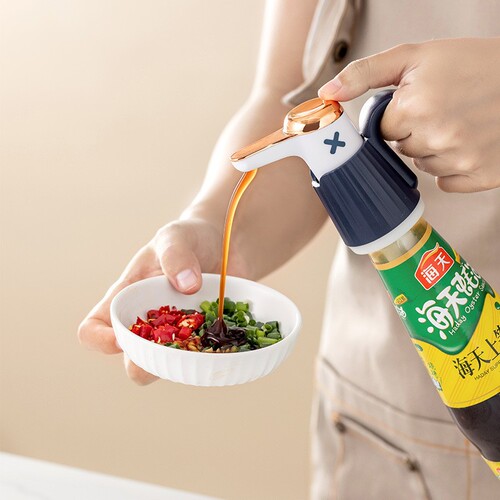 Oyster sauce squeezer squeeze mouth pump head household oyster sauce squeezer oil consumption press clip oil bottle head seasoning press mouth