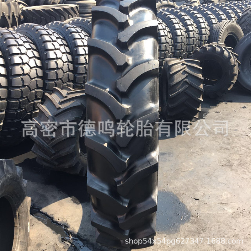 Suministro de algodón neumático recogedor 12.4-54 cultivador neumático 11-38