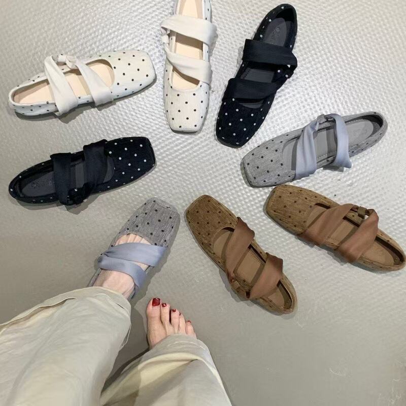 French-style evening shoes for women, 2026 autumn Korean retro polka dot square-toed shallow ballet Mary Jane shoes French-style evening shoes for women, 2026 autumn Korean retro polka dot square-toed shallow ballet Mary Jane shoes