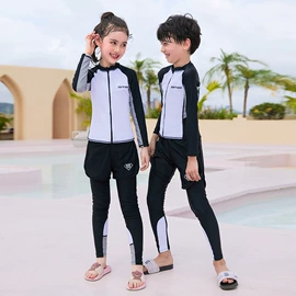 比基尼;连体泳衣;潜水服