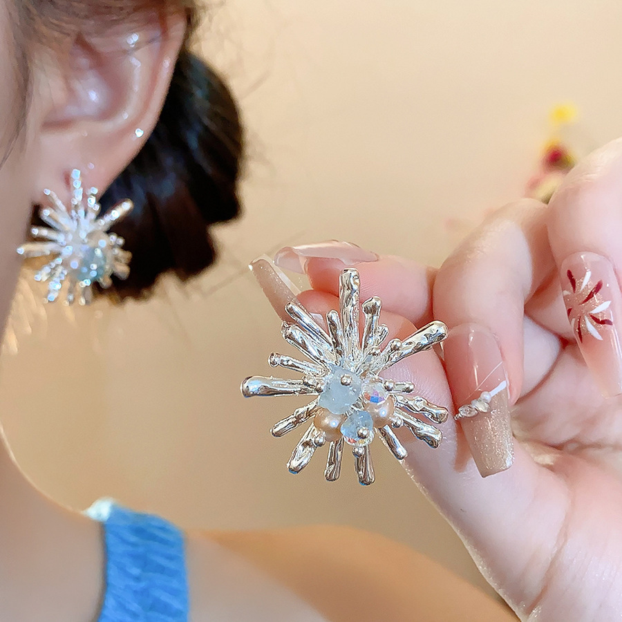 Pendientes de perlas de flor de circón de aguja de plata, pendientes de lujo de alta gama de lujo ligero exquisito, pendientes de todo fósforo blanco de moda de nicho al por mayor