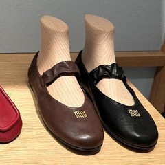 本革フランスiu家丸頭平底バレエシューズ女性2025春新作一字メアリージェーン靴付き